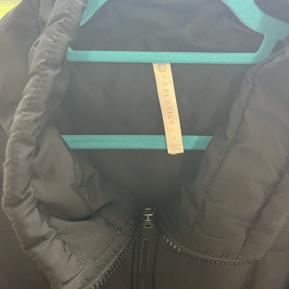 Fabletics Black Puffer Jacket - Picture 3 of 6